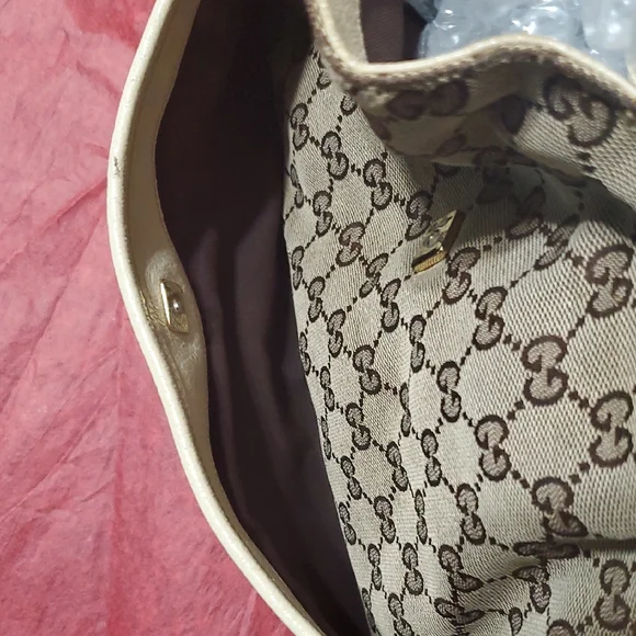 Gucci Eclipse Cream and Brown Shoulder Bag with Monogram Canvas - Picture 8 of 13